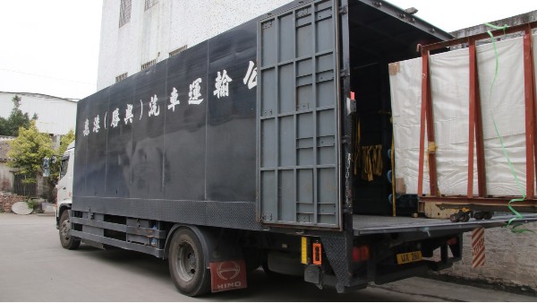 佛山哪個(gè)門(mén)窗廠家做工程門(mén)窗做得好？-樓上樓門(mén)窗